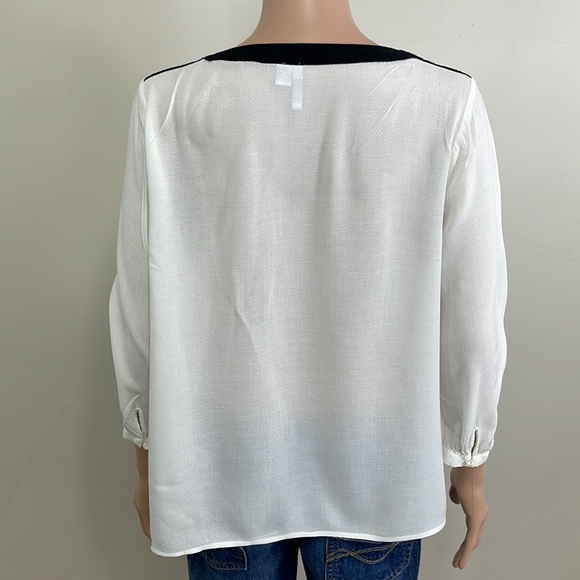Elle White Pullover Flowy V-Neck Textured Blouse - Picture 9 of 16